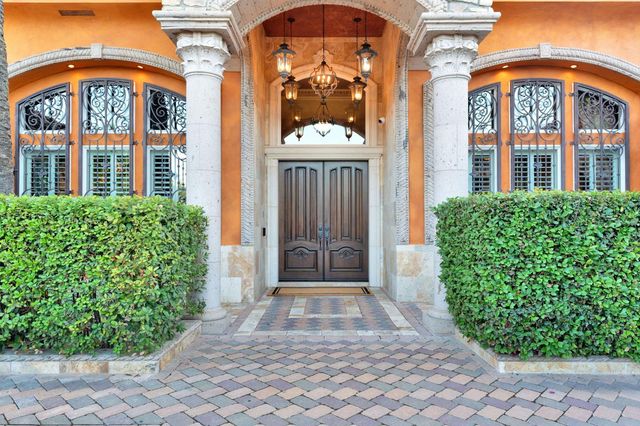3103 E Via Monte Verdi Avenue, Clovis, CA 93619