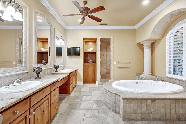 3103 E Via Monte Verdi Avenue, Clovis, CA 93619