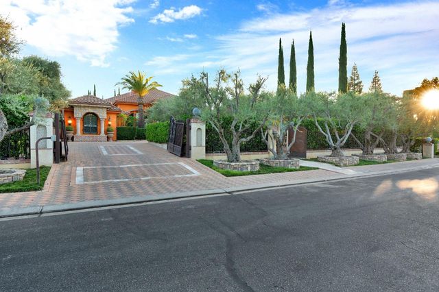 3103 E Via Monte Verdi Avenue, Clovis, CA 93619