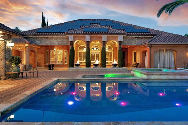 3103 E Via Monte Verdi Avenue, Clovis, CA 93619