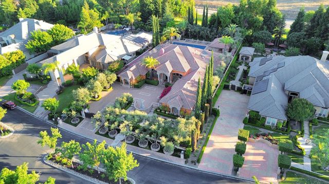 3103 E Via Monte Verdi Avenue, Clovis, CA 93619
