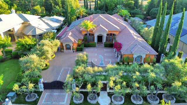 3103 E Via Monte Verdi Avenue, Clovis, CA 93619
