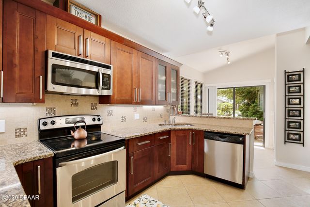 101 Silver Fern Court, Port Orange, FL 32128