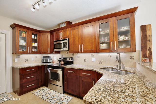 101 Silver Fern Court, Port Orange, FL 32128