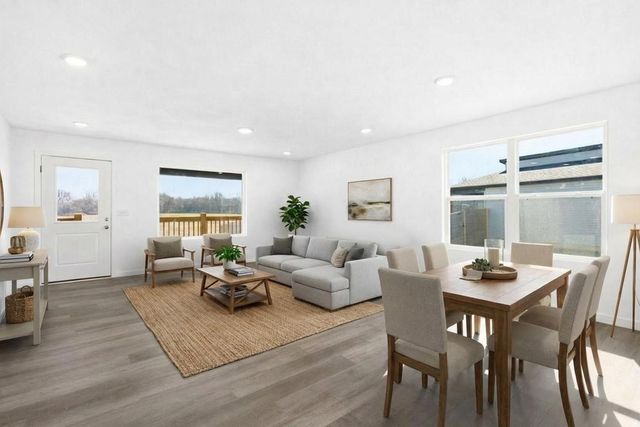 1739 N Knollwood Avenue, Brookline, MO 65619