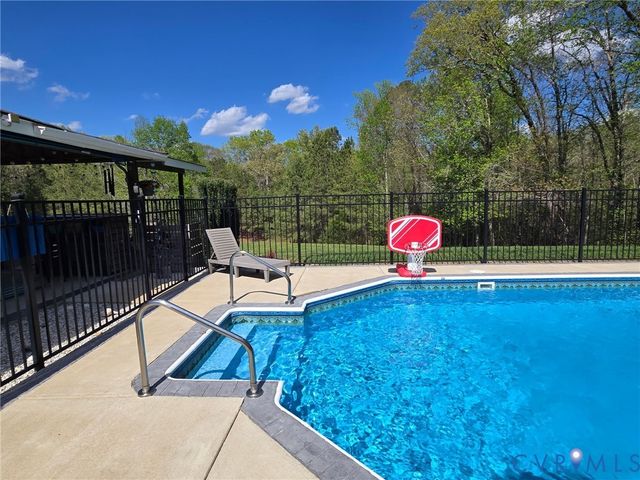 4130 Peppertown Rd, Mechanicsville, VA 23111