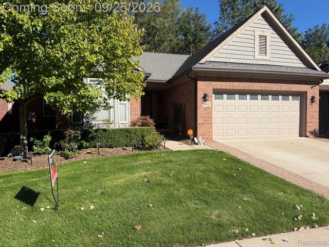 29912 Trailwood Drive, Warren, MI 48092