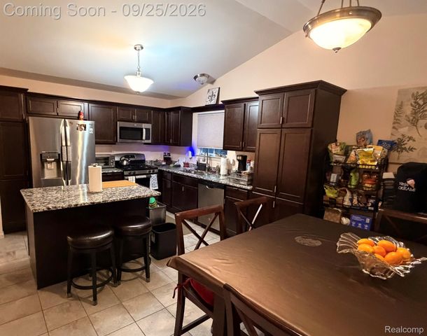 29912 Trailwood Drive, Warren, MI 48092