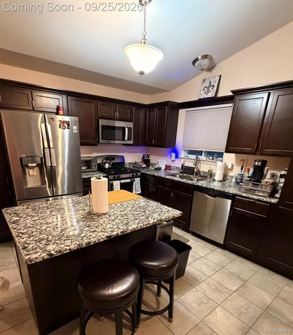 29912 Trailwood Drive, Warren, MI 48092