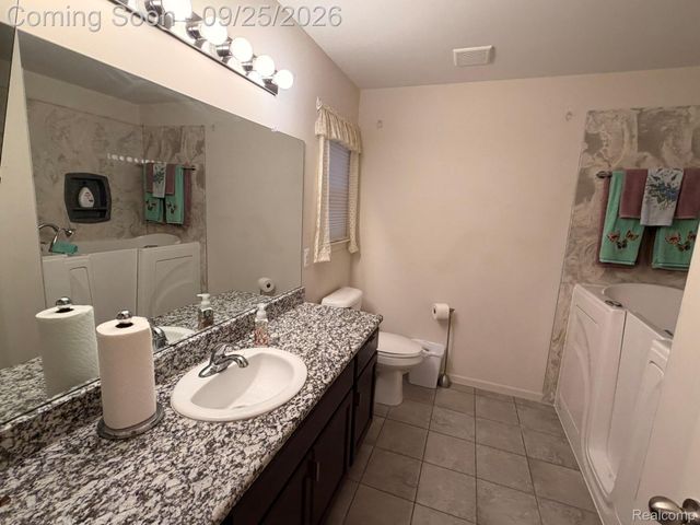 29912 Trailwood Drive, Warren, MI 48092