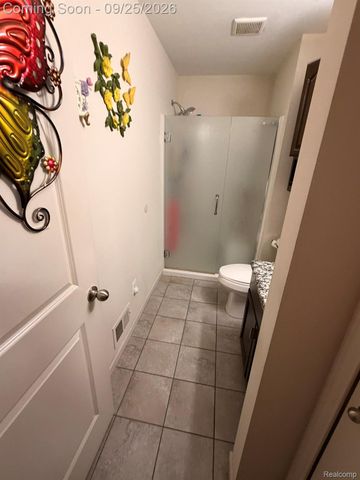 29912 Trailwood Drive, Warren, MI 48092