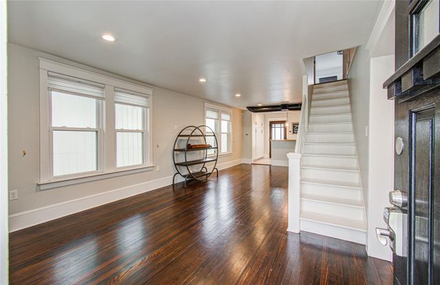 718 W 17th Street, Houston, TX 77008