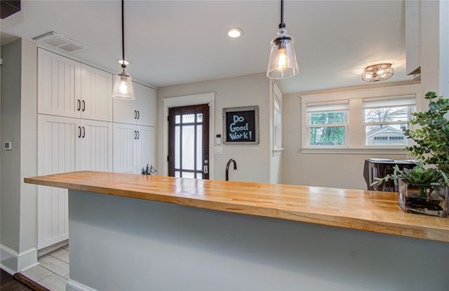 718 W 17th Street, Houston, TX 77008