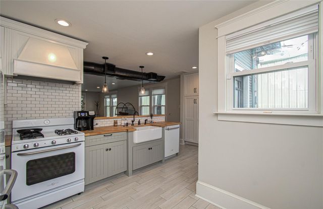 718 W 17th Street, Houston, TX 77008