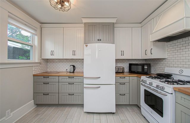 718 W 17th Street, Houston, TX 77008