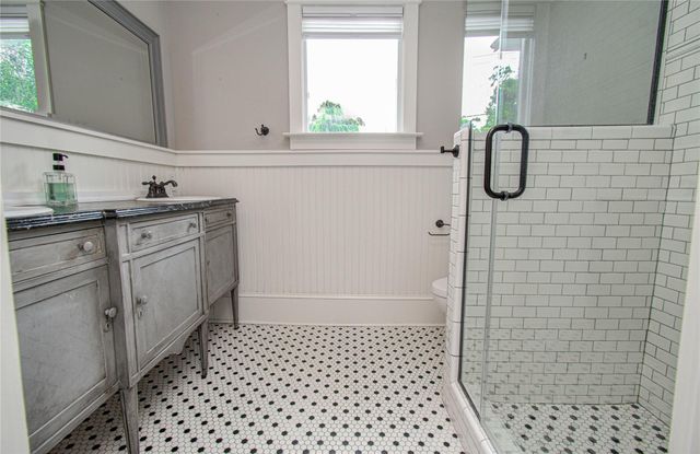 718 W 17th Street, Houston, TX 77008