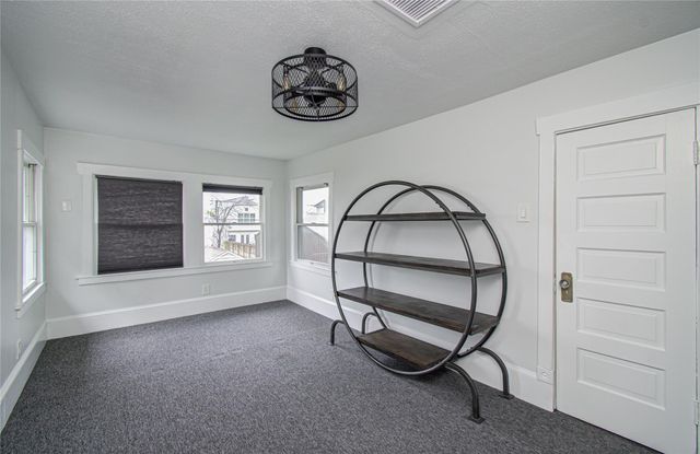 718 W 17th Street, Houston, TX 77008