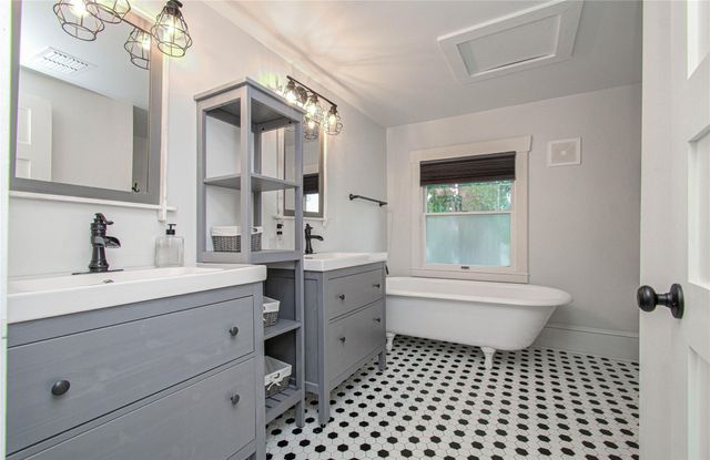 718 W 17th Street, Houston, TX 77008