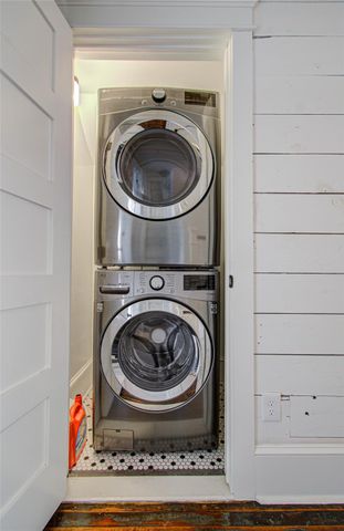 718 W 17th Street, Houston, TX 77008