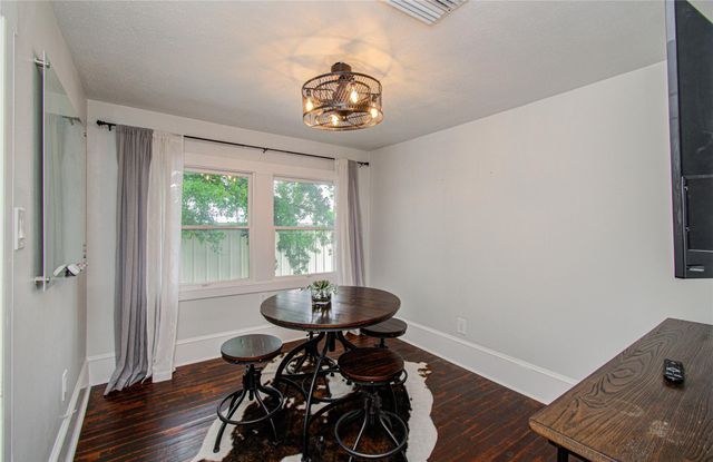 718 W 17th Street, Houston, TX 77008