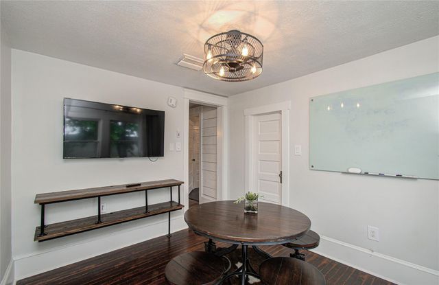 718 W 17th Street, Houston, TX 77008