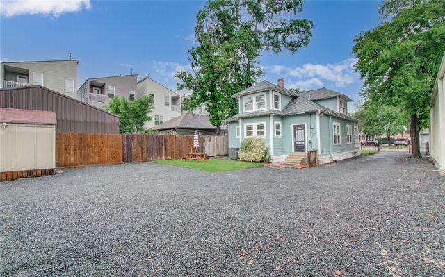 718 W 17th Street, Houston, TX 77008