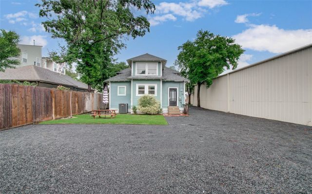 718 W 17th Street, Houston, TX 77008