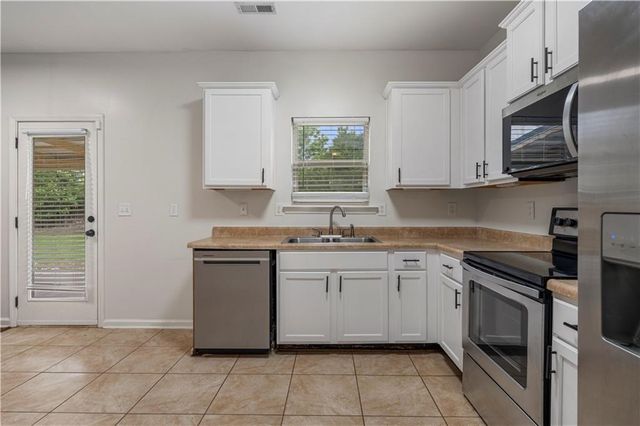 24 Churchill Drive, Fort Mitchell, AL 36856