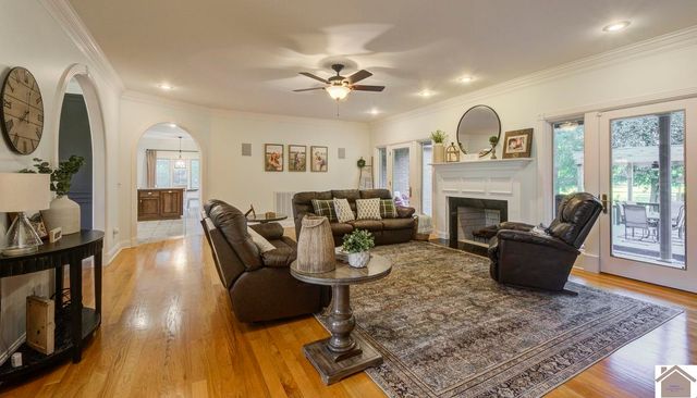 1087 Poor Farm Road, Murray, KY 42071