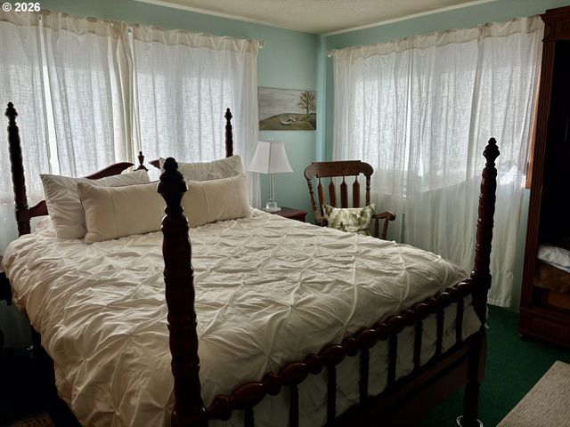 2249 ARTHUR Dr, Reedsport, OR 97467