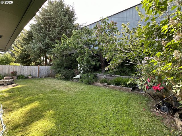 2249 ARTHUR Dr, Reedsport, OR 97467