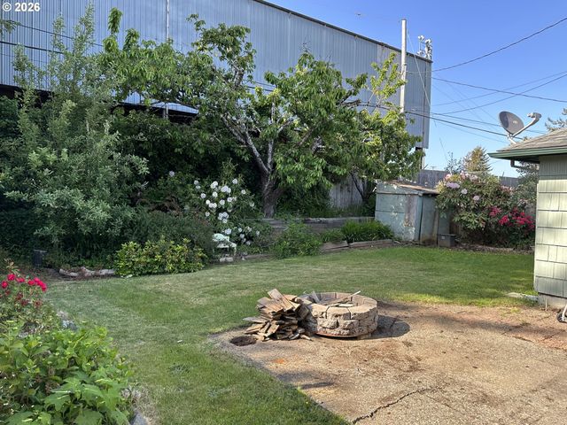 2249 ARTHUR Dr, Reedsport, OR 97467