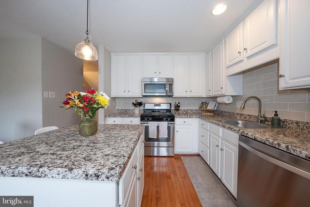 409 FORT HILL CIR, Fort Washington, PA 19034
