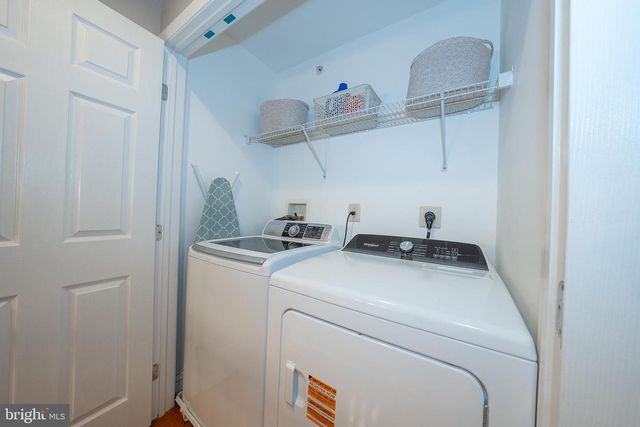 409 FORT HILL CIR, Fort Washington, PA 19034