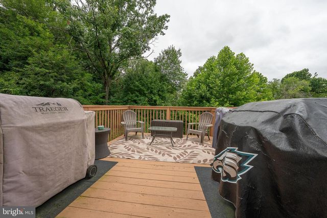 409 FORT HILL CIR, Fort Washington, PA 19034