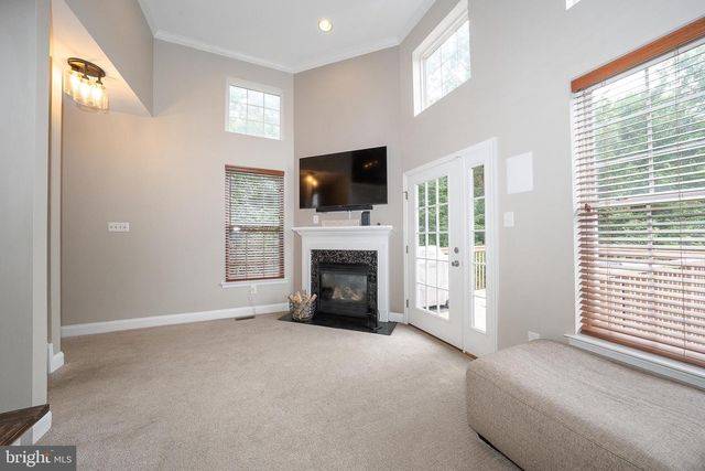 409 FORT HILL CIR, Fort Washington, PA 19034