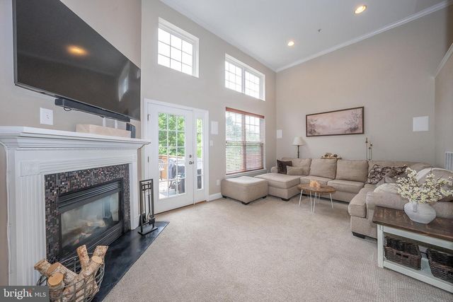 409 FORT HILL CIR, Fort Washington, PA 19034