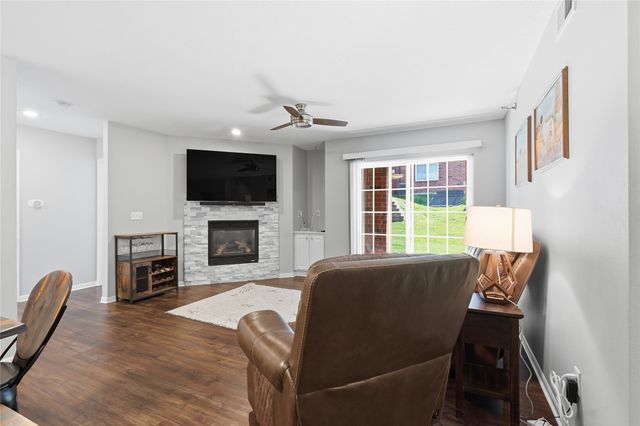 6440 Ep True Parkway 1104, West Des Moines, IA 50266