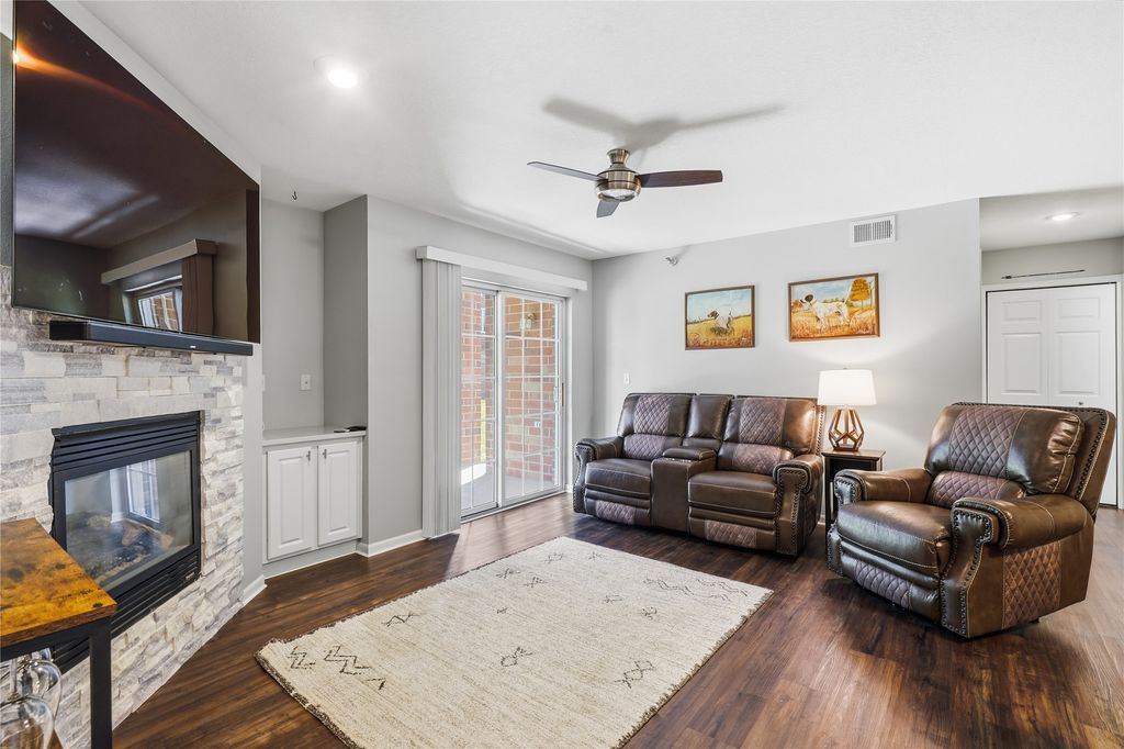 6440 Ep True Parkway 1104, West Des Moines, IA 50266