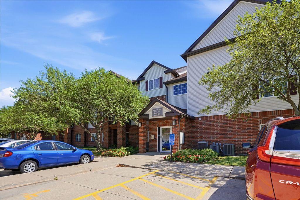 Image 21 of property listing at 6440 Ep True Parkway 1104, West Des Moines, IA 50266