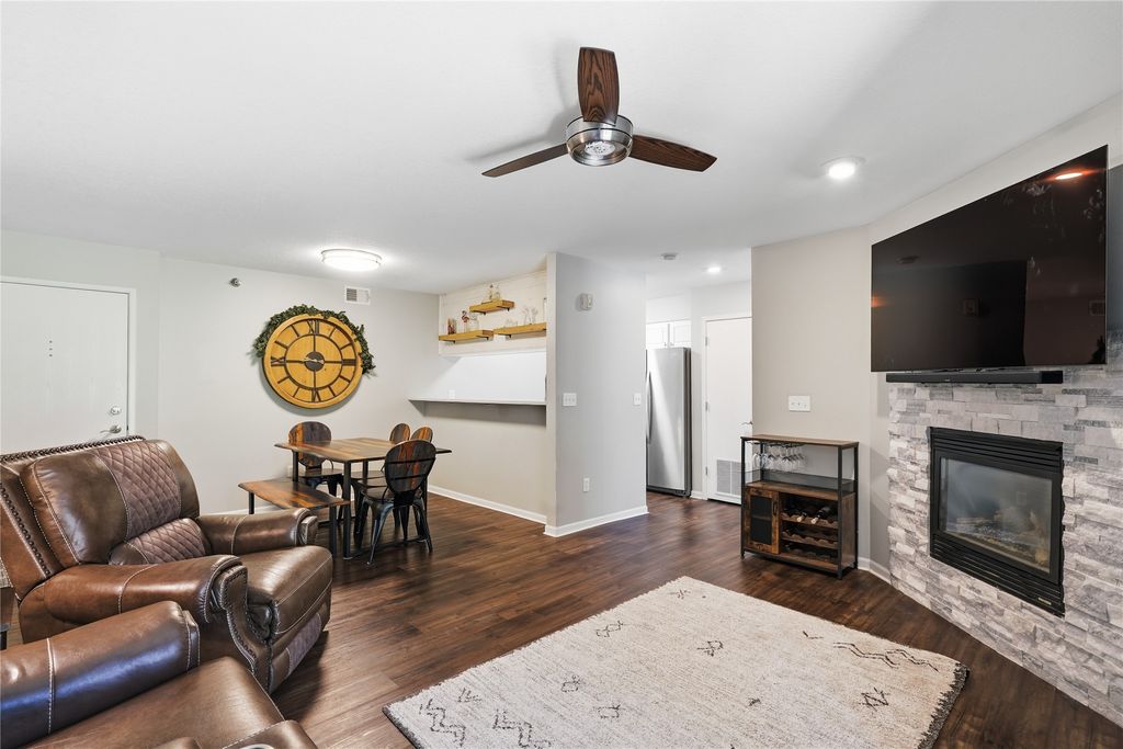 Image 3 of property listing at 6440 Ep True Parkway 1104, West Des Moines, IA 50266