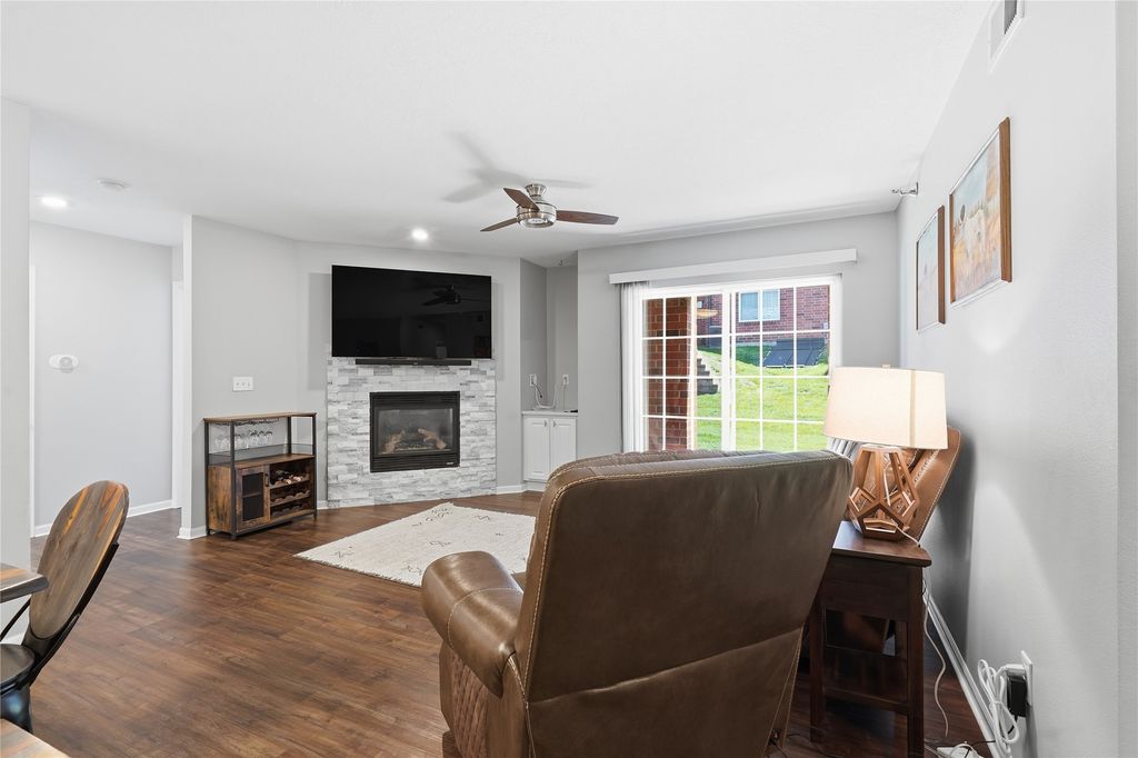 Image 4 of property listing at 6440 Ep True Parkway 1104, West Des Moines, IA 50266