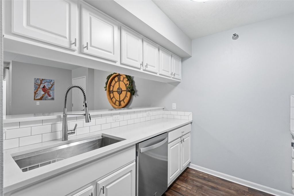Image 7 of property listing at 6440 Ep True Parkway 1104, West Des Moines, IA 50266