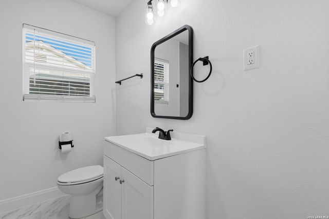 2410 W Mistletoe, San Antonio, TX 78228