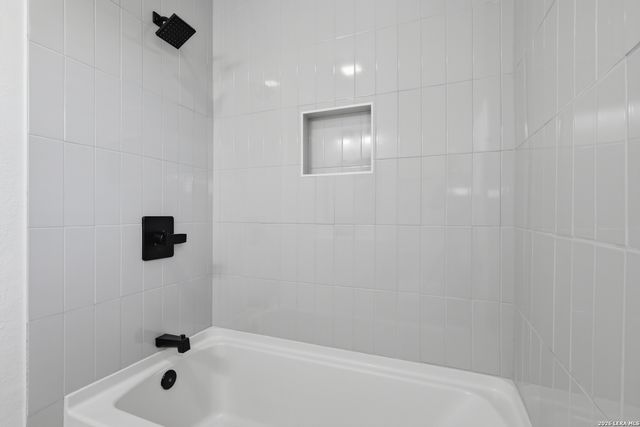 2410 W Mistletoe, San Antonio, TX 78228