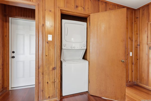 2410 W Mistletoe, San Antonio, TX 78228