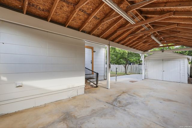 2410 W Mistletoe, San Antonio, TX 78228