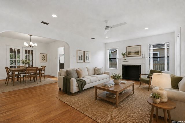 2410 W Mistletoe, San Antonio, TX 78228