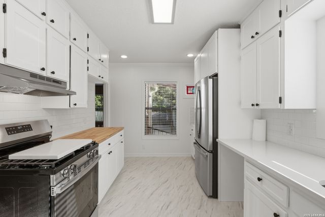 2410 W Mistletoe, San Antonio, TX 78228