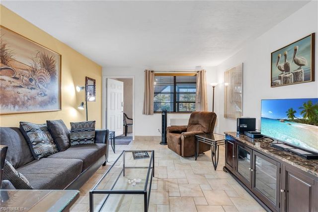 13134 Feather Sound DR, Fort Myers, FL 33919